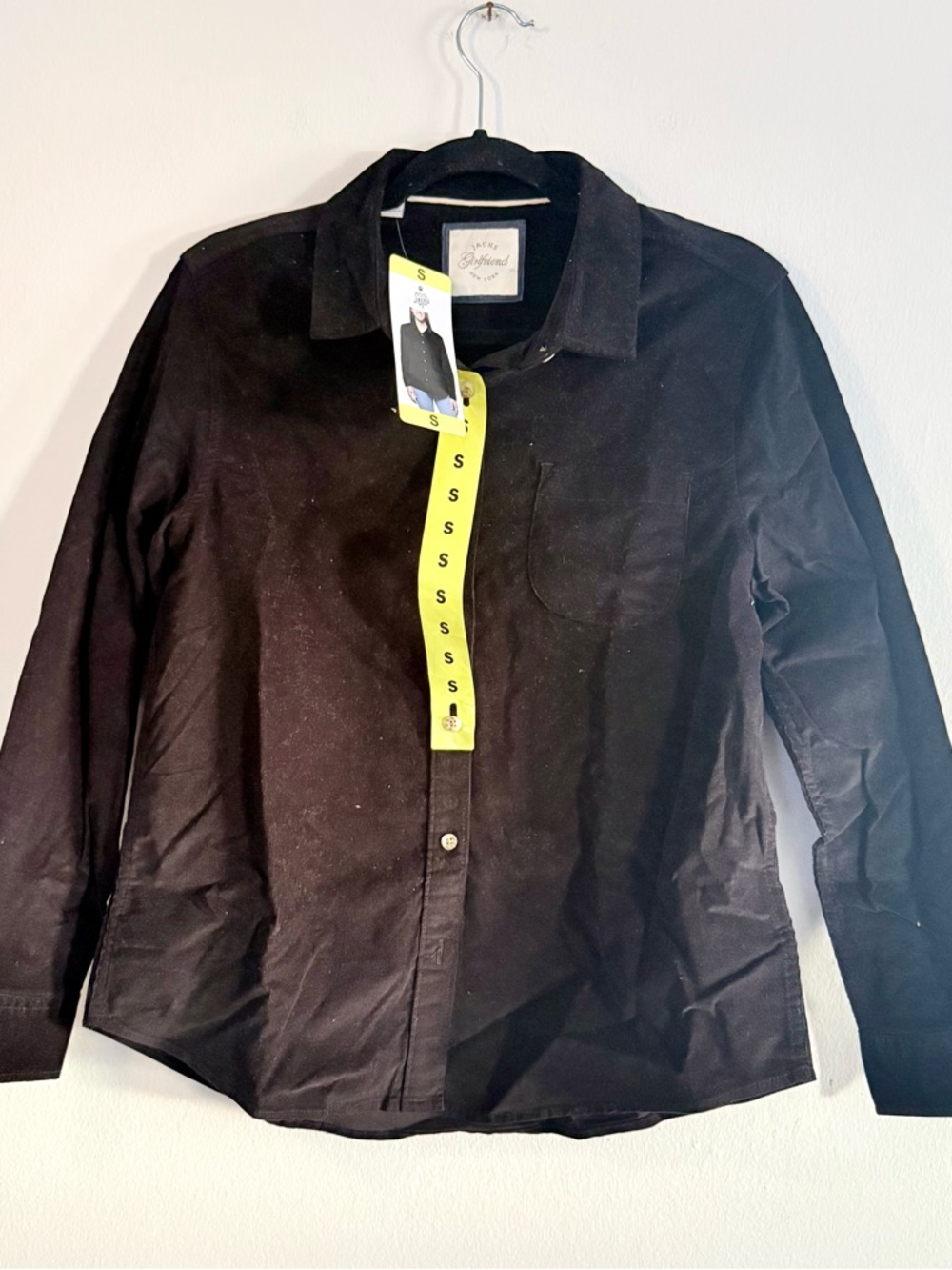 Jach’s • Black Button-Up Shirt